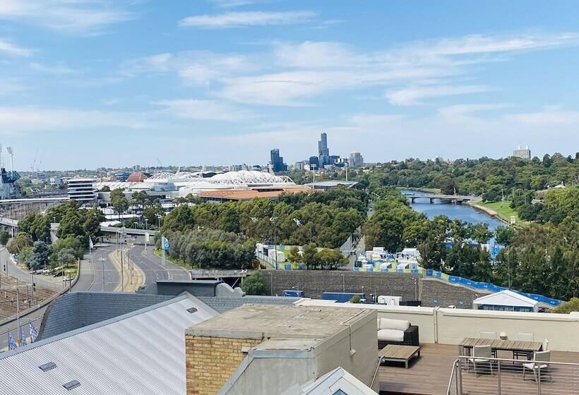 Flinders Street Apartments