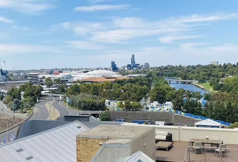 Flinders Street Apartments