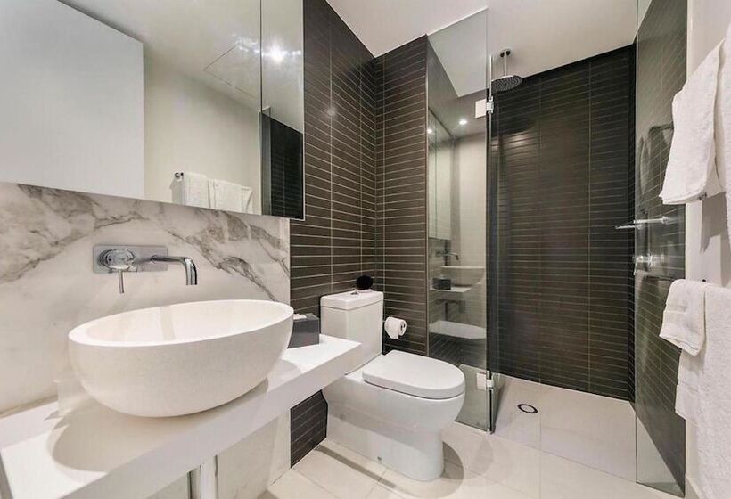 Flinders Street Apartments