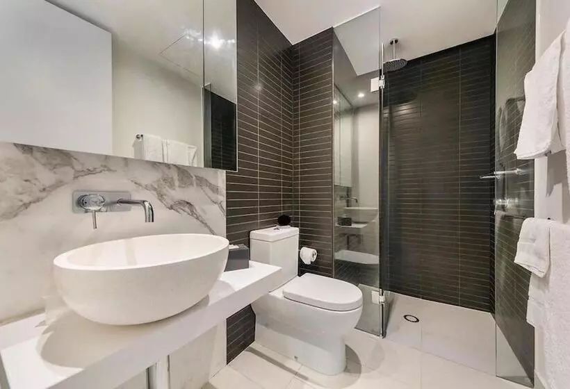 Flinders Street Apartments