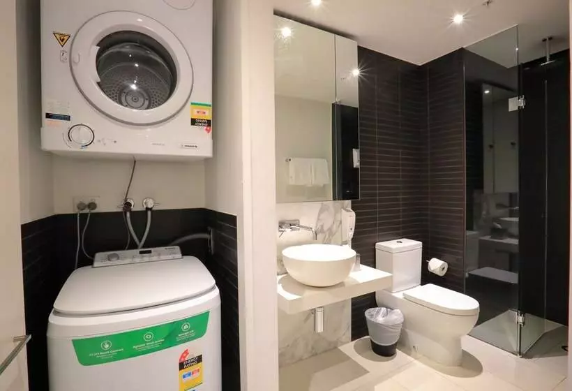 Flinders Street Apartments