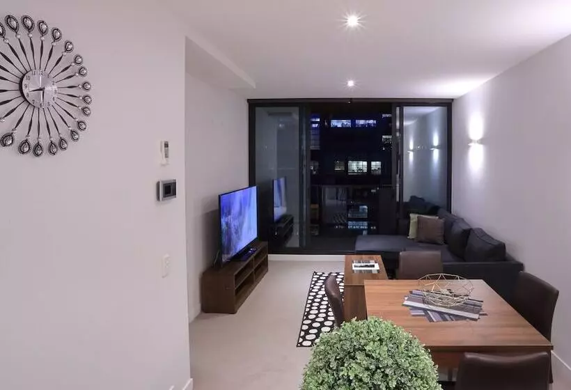 Flinders Street Apartments