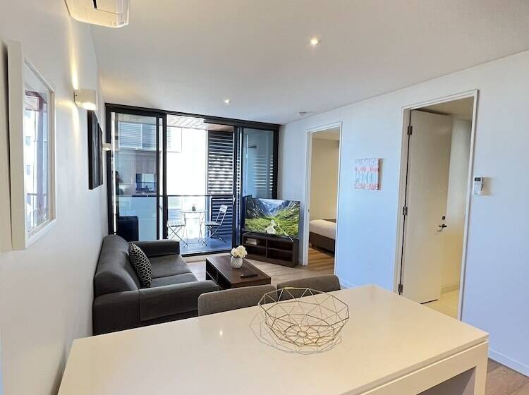 Flinders Street Apartments