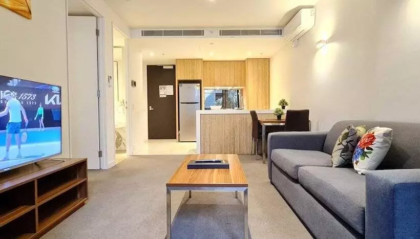 Flinders Street Apartments