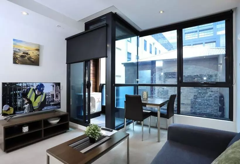 Flinders Street Apartments
