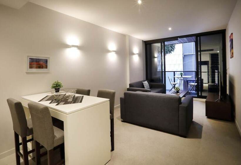 Flinders Street Apartments