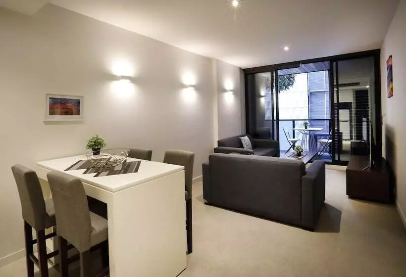 Flinders Street Apartments