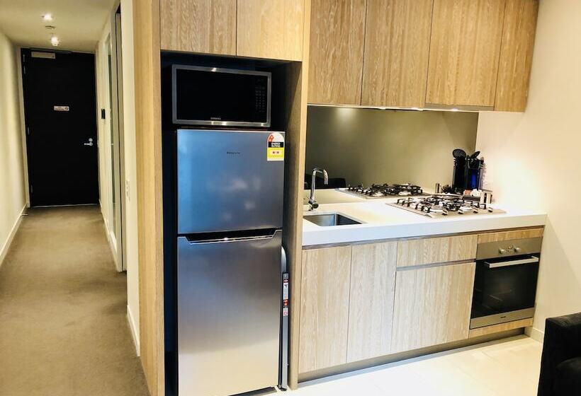 Flinders Street Apartments