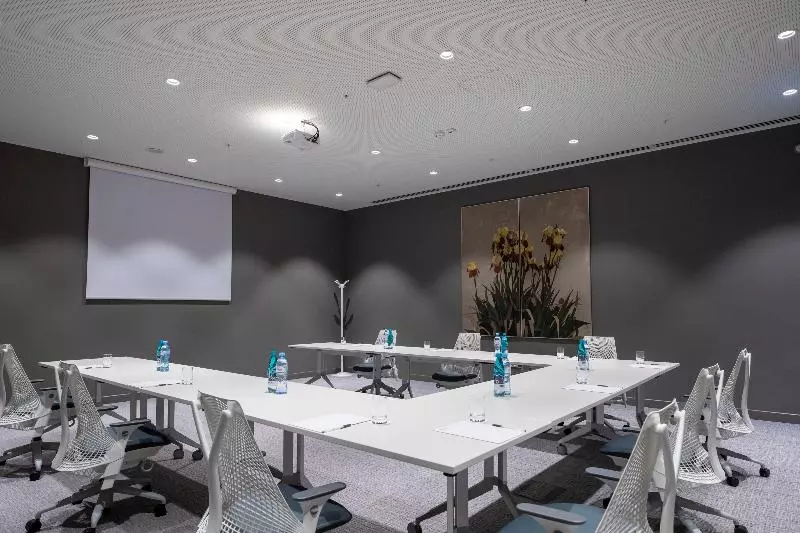هتل Hilton Garden Inn Tbilisi Chavchavadze