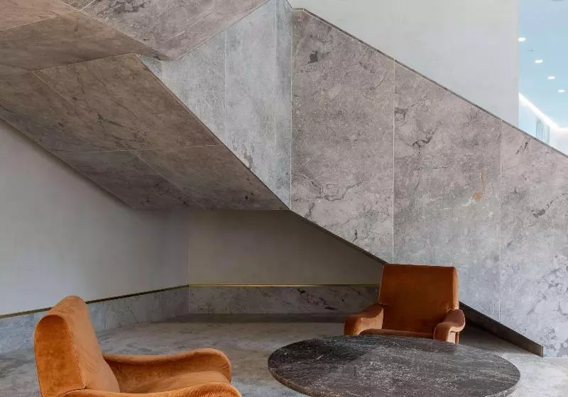 هتل Hilton Garden Inn Tbilisi Chavchavadze