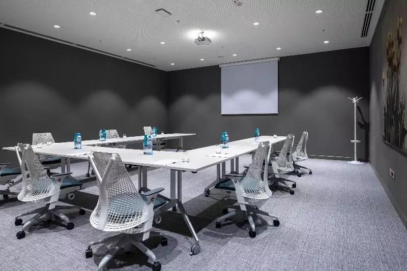هتل Hilton Garden Inn Tbilisi Chavchavadze