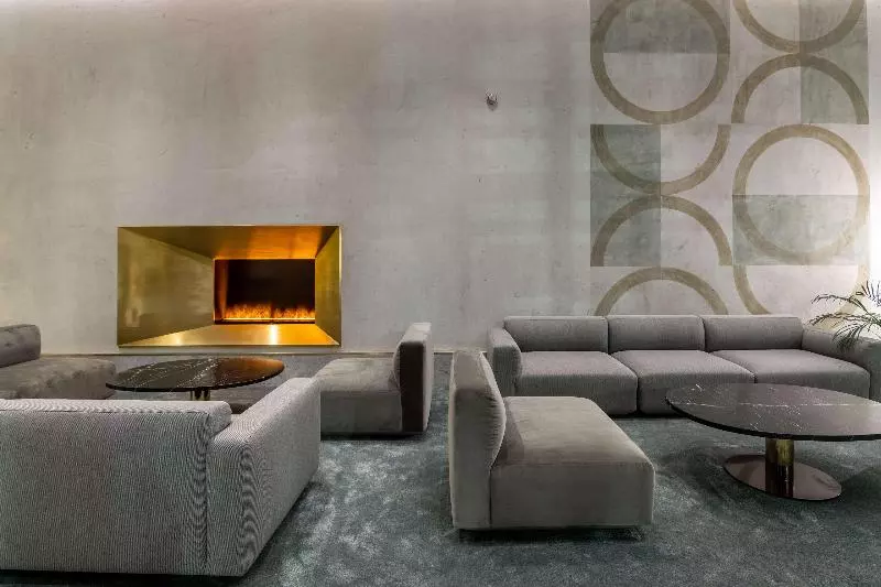 هتل Hilton Garden Inn Tbilisi Chavchavadze