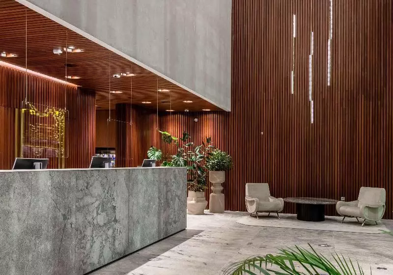 هتل Hilton Garden Inn Tbilisi Chavchavadze