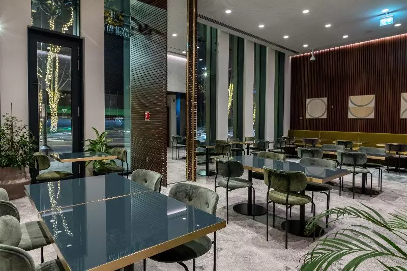 هتل Hilton Garden Inn Tbilisi Chavchavadze