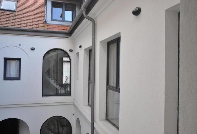 بنسيون Centrál Vendégház Székesfehérvár