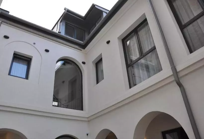 Majatalo Centrál Vendégház Székesfehérvár