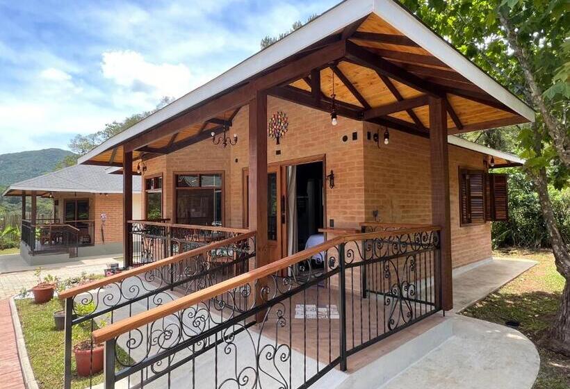 پانسیون Flores Da Mantiqueira