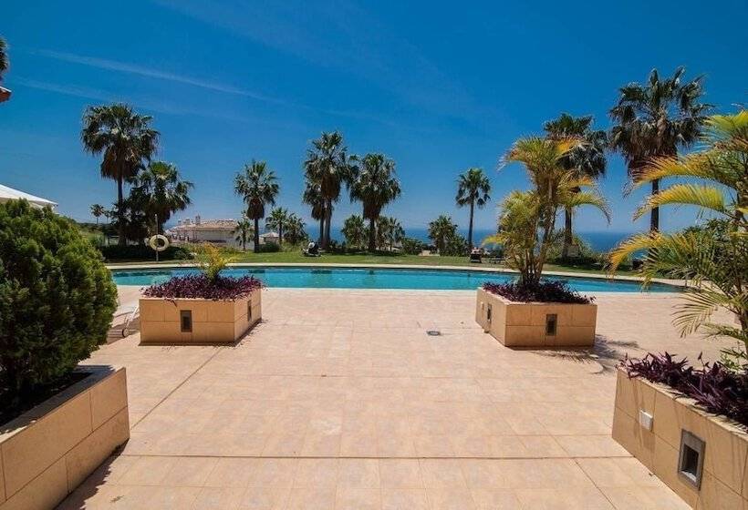 Penthouse M Reserva Del Higueron 3 Bedrooms. Transfer To The Beach And Train Station. Jacuzzi. Wifi