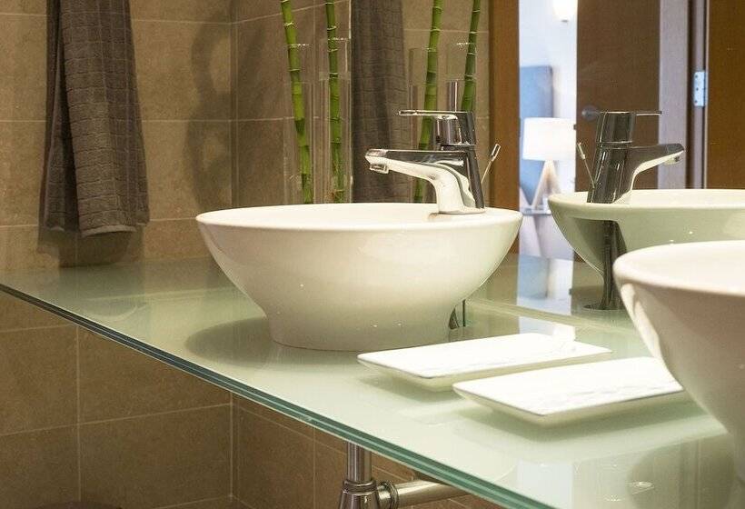 Penthouse M Reserva Del Higueron 3 Bedrooms. Transfer To The Beach And Train Station. Jacuzzi. Wifi