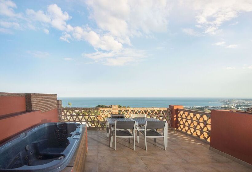 Penthouse M Reserva Del Higueron 3 Bedrooms. Transfer To The Beach And Train Station. Jacuzzi. Wifi