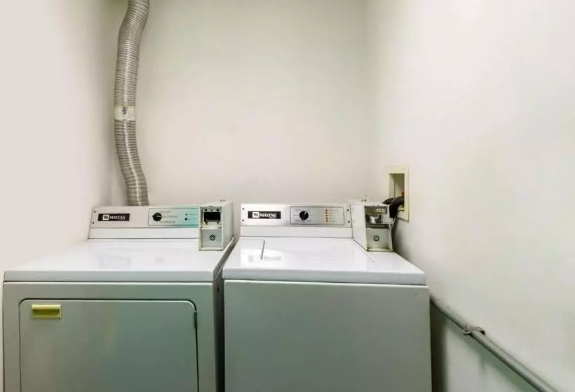 酒店 Fairbridge Inn Express