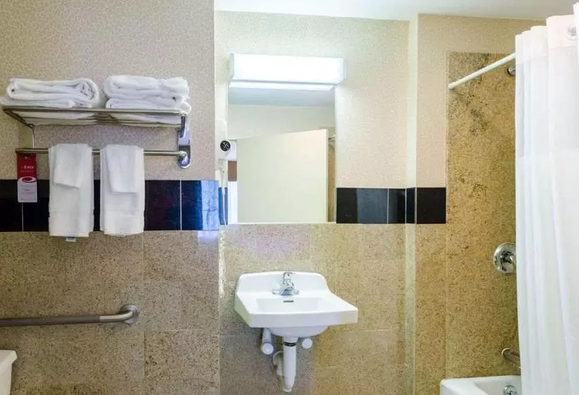 酒店 Fairbridge Inn Express