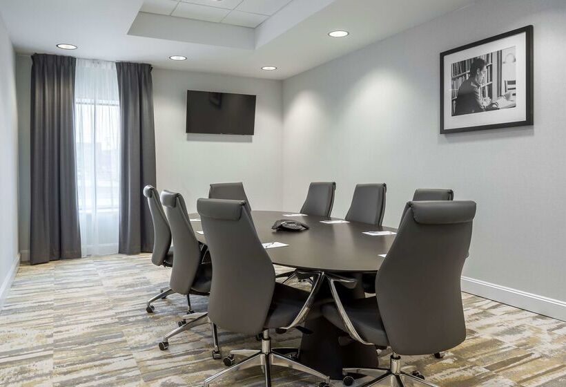 בית מלון כפרי Hampton Inn & Suites Newport/cincinnati