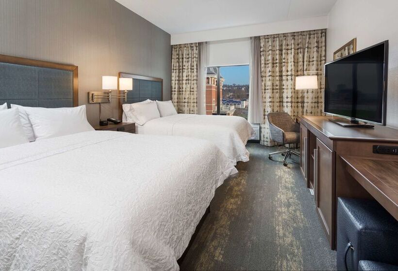 בית מלון כפרי Hampton Inn & Suites Newport/cincinnati