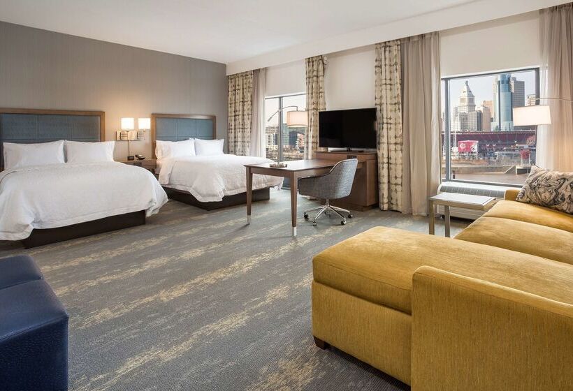 בית מלון כפרי Hampton Inn & Suites Newport/cincinnati