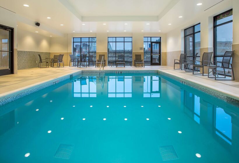 בית מלון כפרי Hampton Inn & Suites Newport/cincinnati