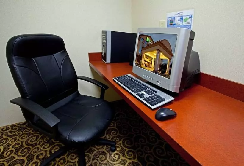 Отель Holiday Inn Express Princeton/i 77, An Ihg