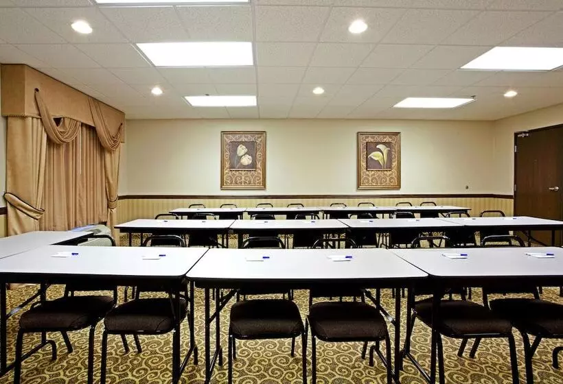 Отель Holiday Inn Express Princeton/i 77, An Ihg