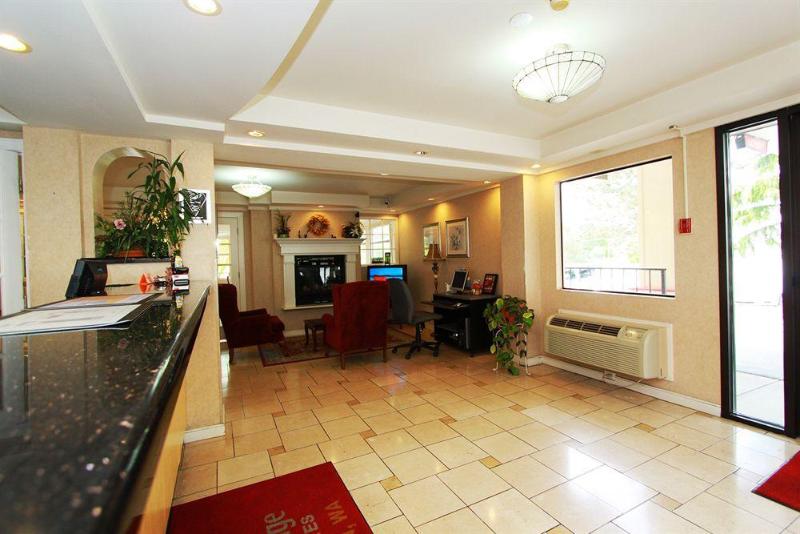 هتل Inn At Lake Washington