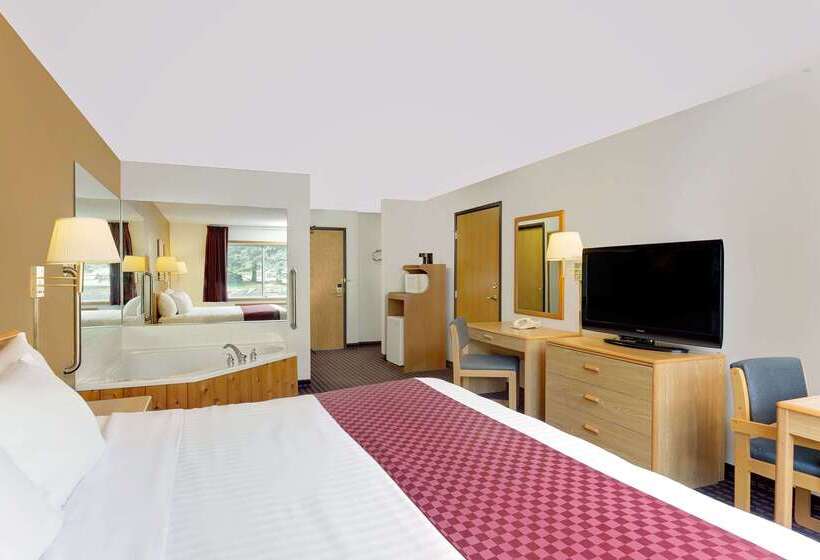 בית מלון כפרי Ramada By Wyndham Richland Center