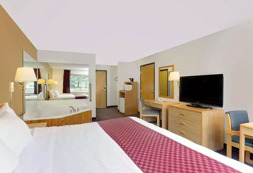 호텔 Ramada By Wyndham Richland Center