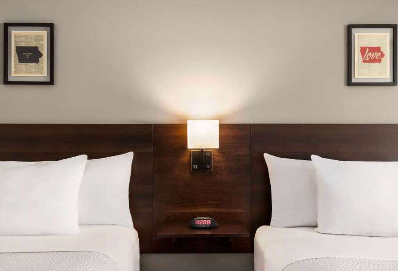 בית מלון כפרי Ramada By Wyndham Richland Center