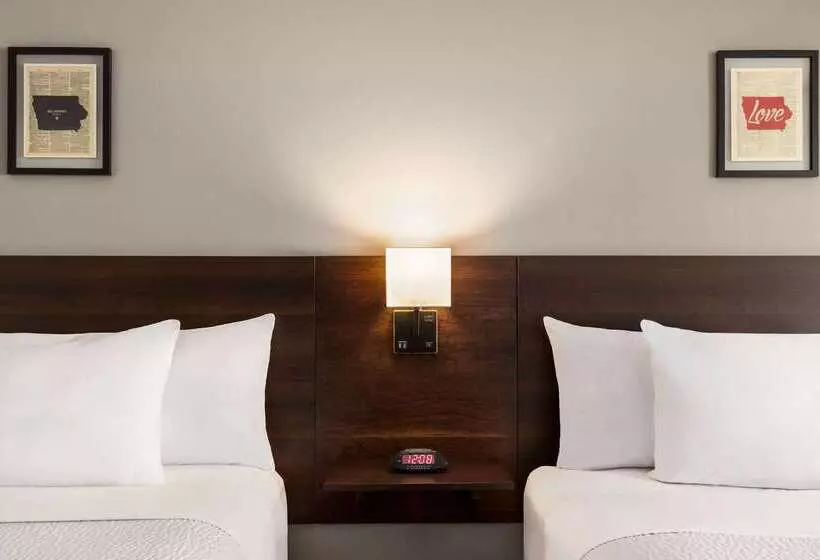 호텔 Ramada By Wyndham Richland Center