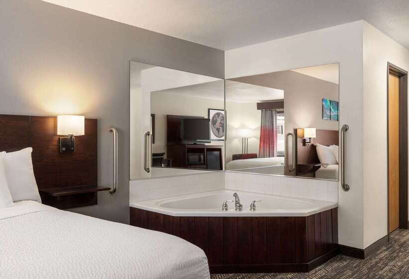 בית מלון כפרי Ramada By Wyndham Richland Center