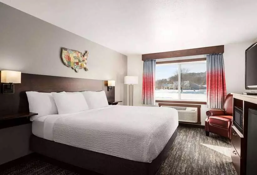 호텔 Ramada By Wyndham Richland Center