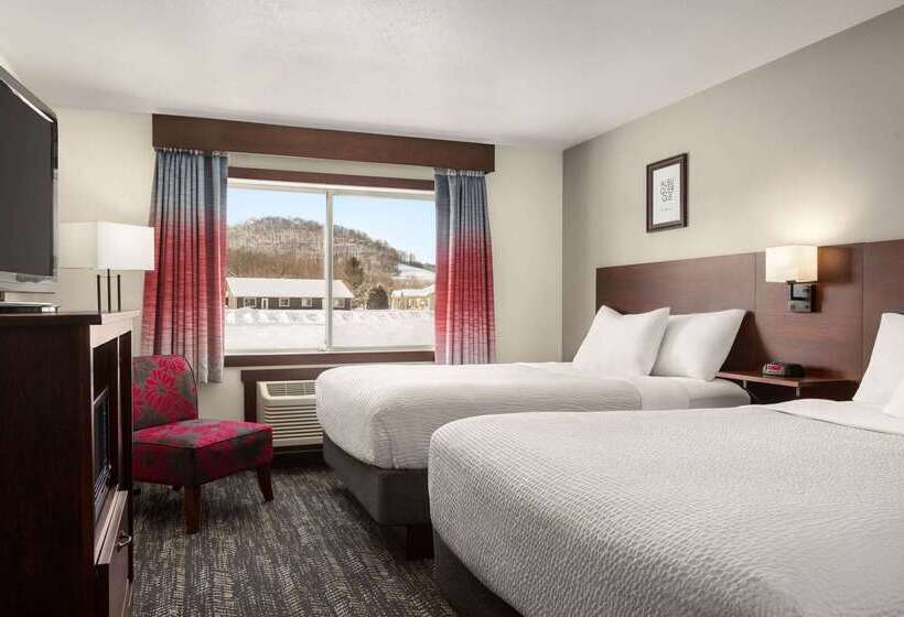 בית מלון כפרי Ramada By Wyndham Richland Center