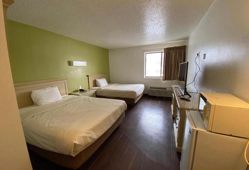 ホテル Skylight Inn Willoughby Cleveland Mentor