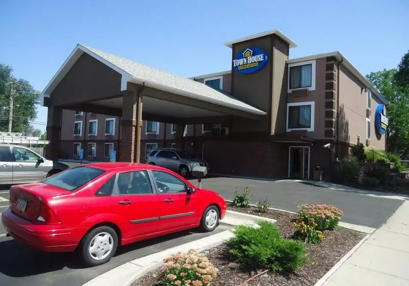 Townhouse Extended Stay Hotel Downtown