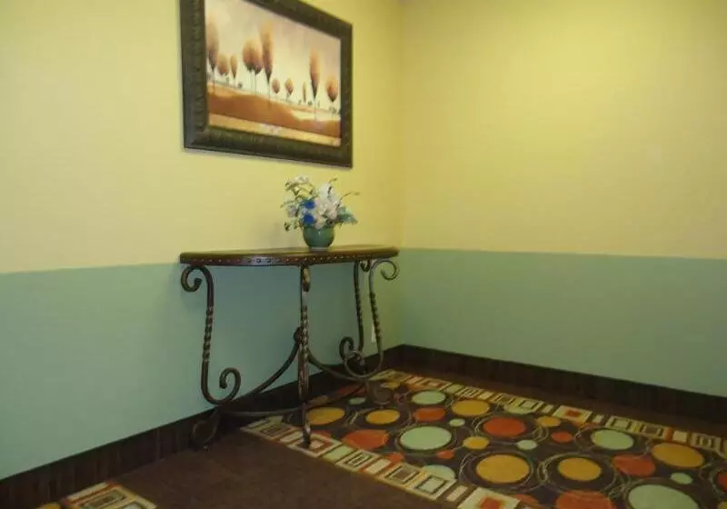 Townhouse Extended Stay Hotel Downtown