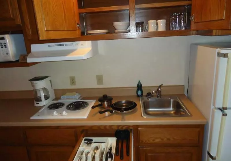 Townhouse Extended Stay Hotel Downtown