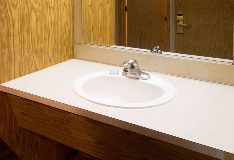 فندق Travelodge By Wyndham East Portland/gresham