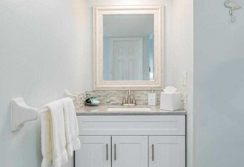 Tuckaway Shores Resort