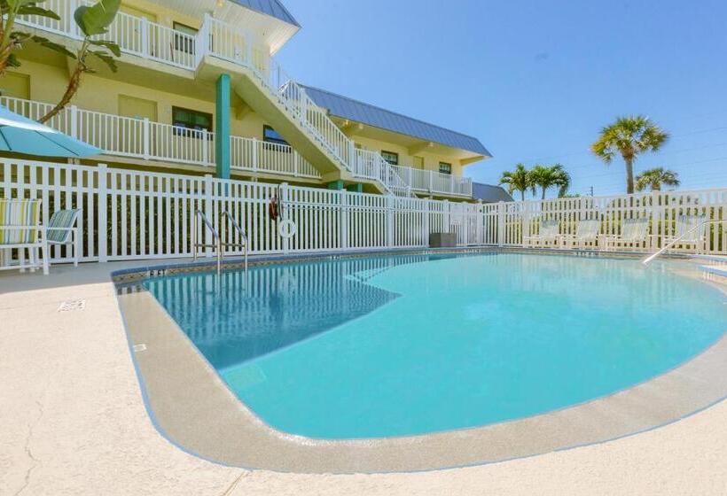 Tuckaway Shores Resort
