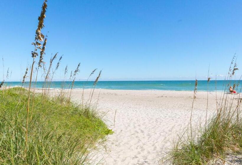 Tuckaway Shores Resort