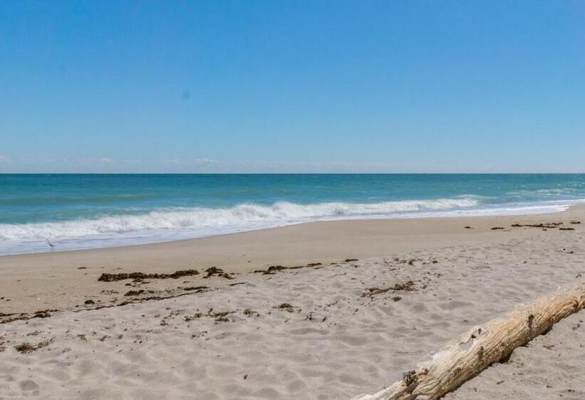 Tuckaway Shores Resort