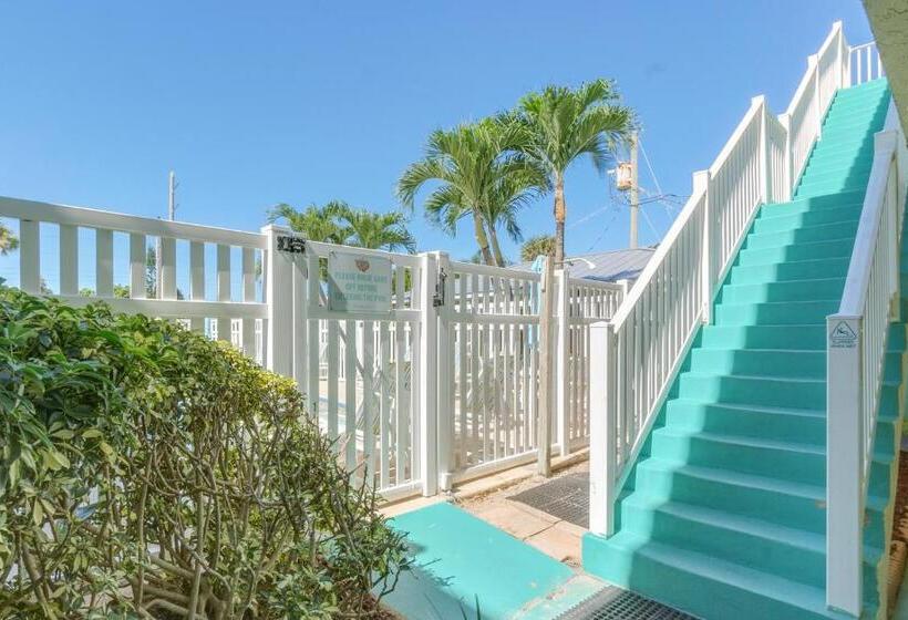 Tuckaway Shores Resort